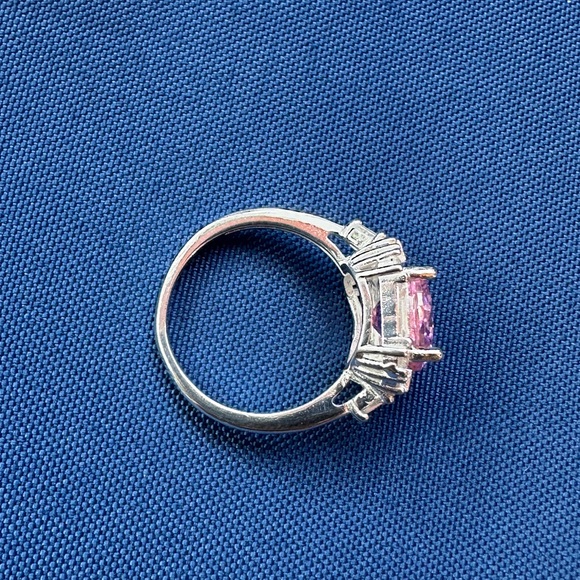 925 Italy Sterling Silver Elegant Pink Stone Silver Ring Size 8 - Picture 4 of 8